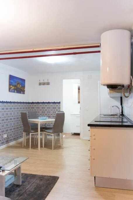 Apartamento Sotano En Gran Via Madrid Bagian luar foto