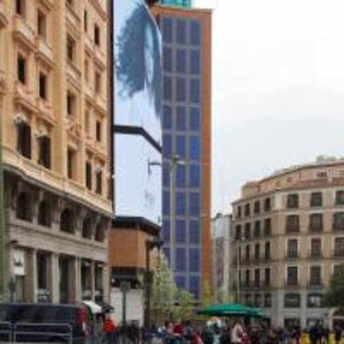 Apartamento Sotano En Gran Via Madrid Bagian luar foto
